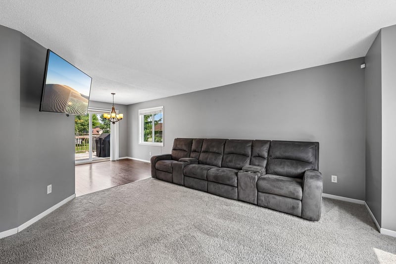 905 Walnut St, Farmington, MN 55024