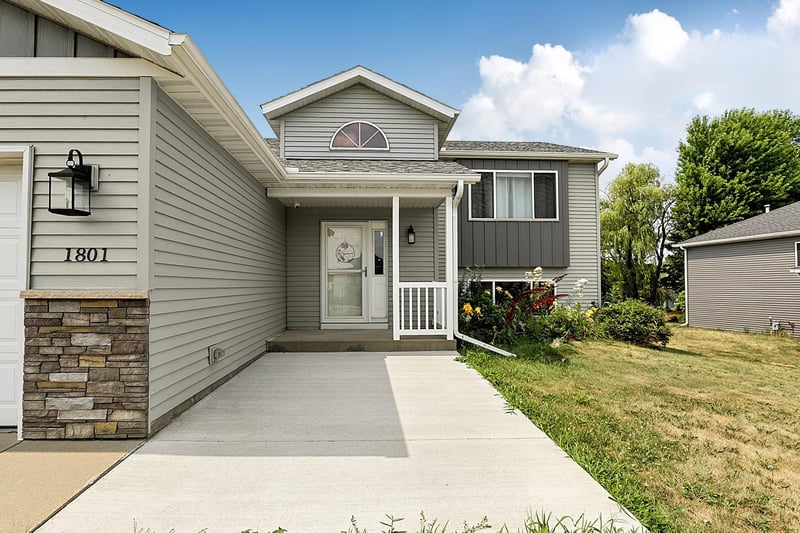 1801 Eastern Star Loop, Sauk Rapids, MN 56379