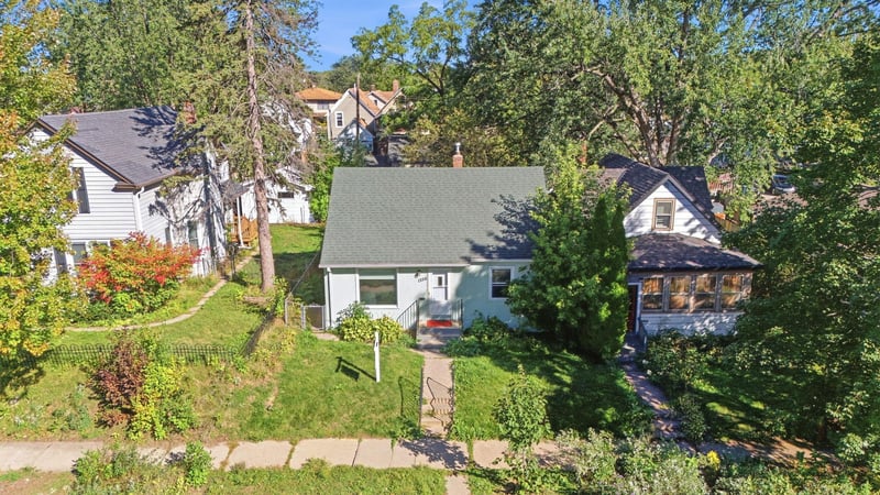 1356 Searle St, Saint Paul, MN 55130