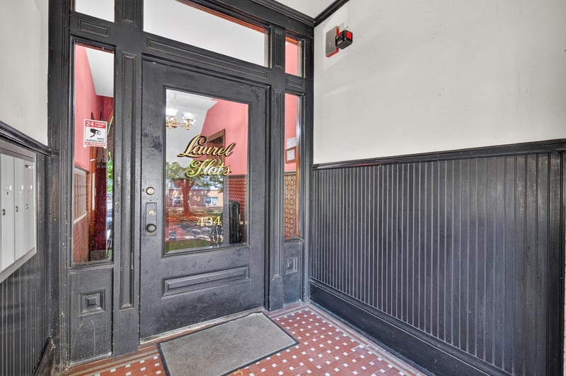 434 Laurel Ave #2E, Saint Paul, MN 55102