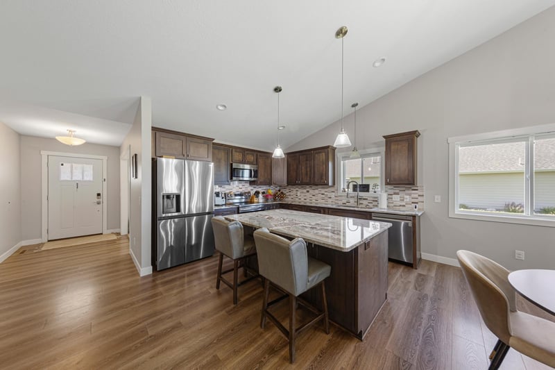 10 Sunset Ct, North Mankato, MN 56003
