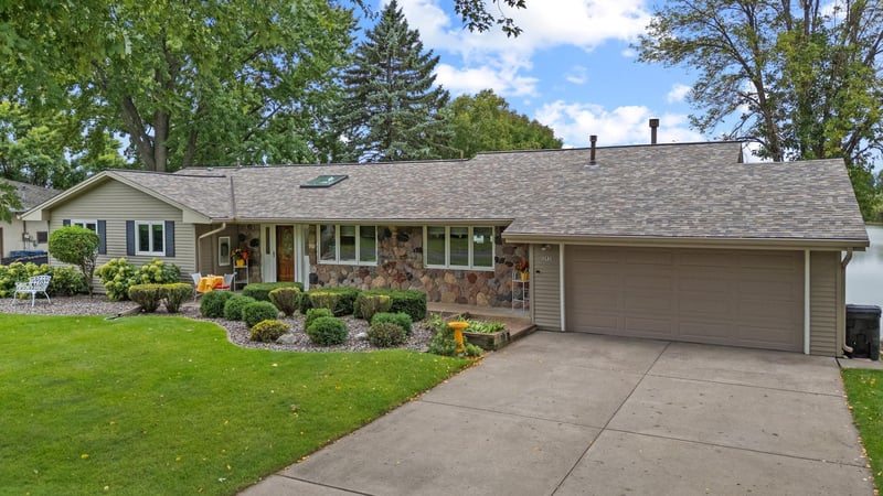 13931 Lawndale Ln N, Dayton, MN 55327