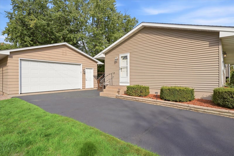9800 3rd St NE, Blaine, MN 55434