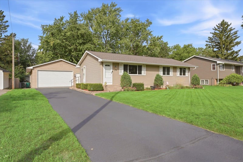 9800 3rd St NE, Blaine, MN 55434