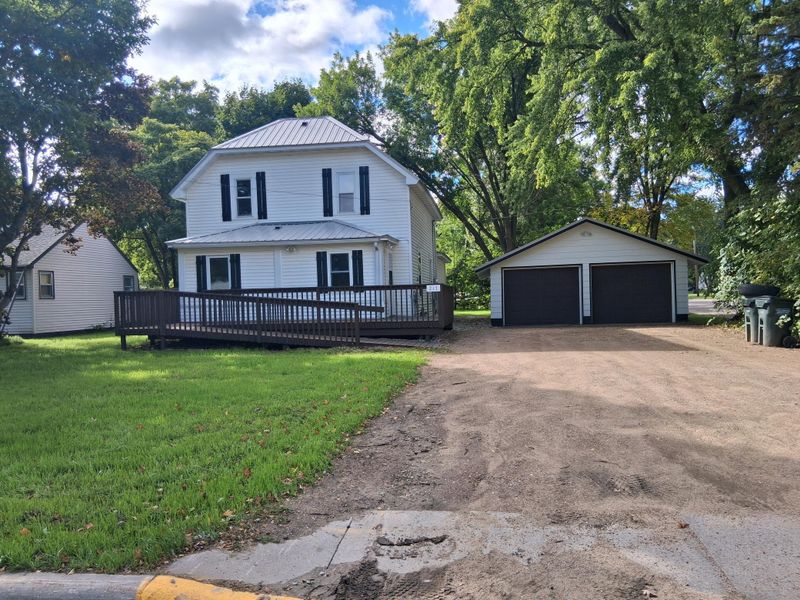 217 W Oak St, Osakis, MN 56360