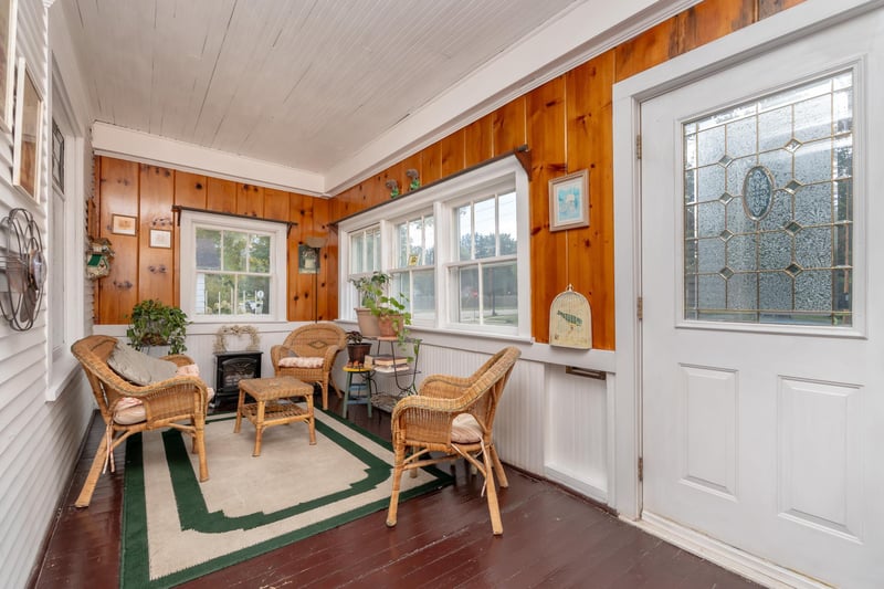 409 Elm Ave SE, Montgomery, MN 56069