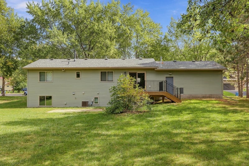 2015 Highview Dr, Sauk Rapids, MN 56379