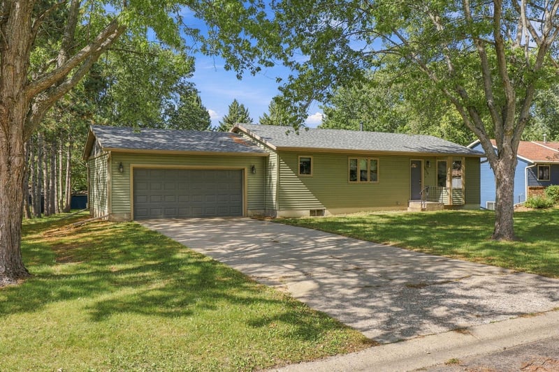 2015 Highview Dr, Sauk Rapids, MN 56379