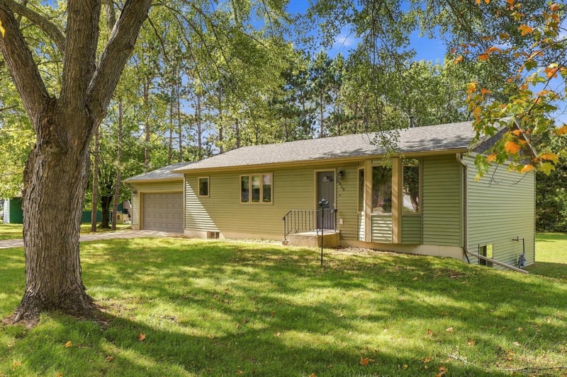 2015 Highview Dr, Sauk Rapids, MN 56379