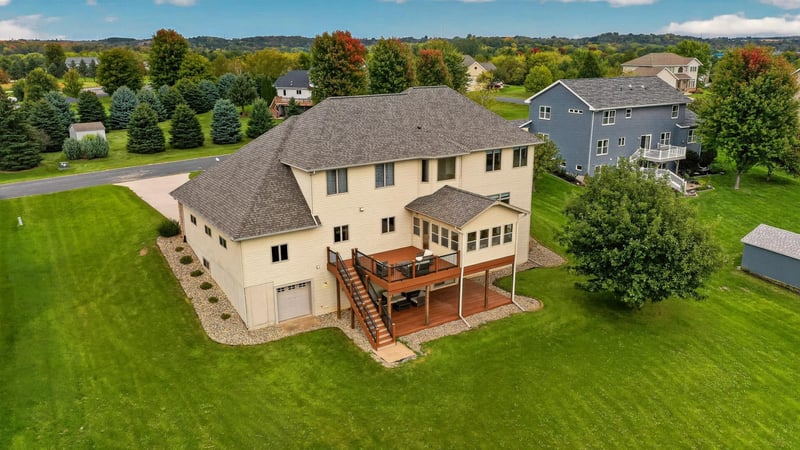 570 Valley View Rd SW, Oronoco, MN 55960