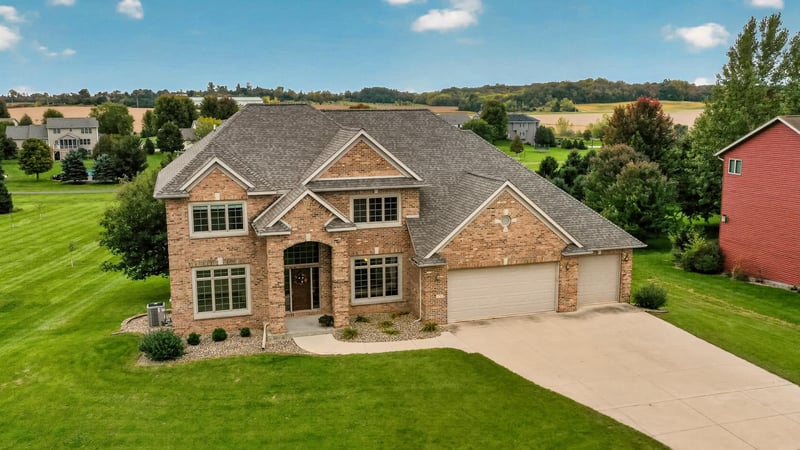 570 Valley View Rd SW, Oronoco, MN 55960