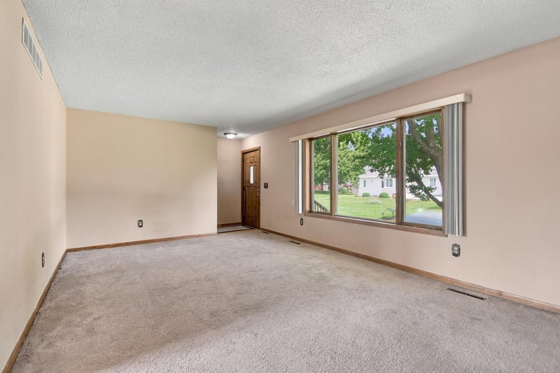 308 SE Oak St, Brownsdale, MN 55918