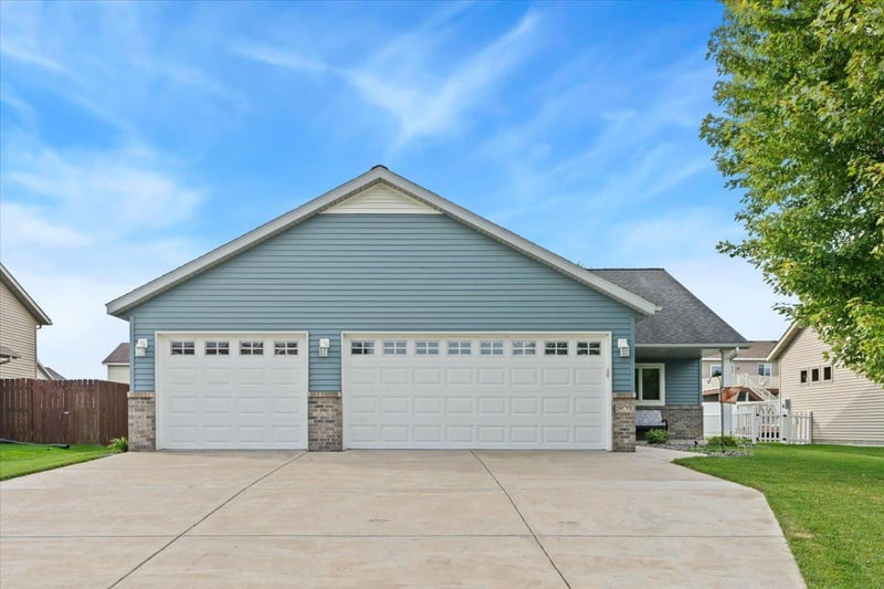 1809 7th St N, Sartell, MN 56377