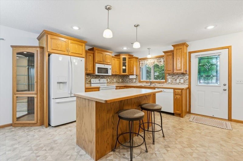 1809 7th St N, Sartell, MN 56377