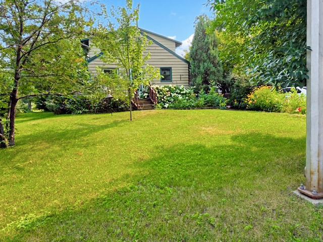 908 Lake St NE, Warroad, MN 56763