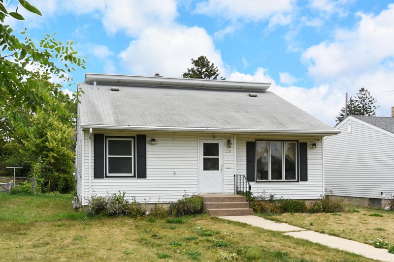 729 Rose Ave E, Saint Paul, MN 55106