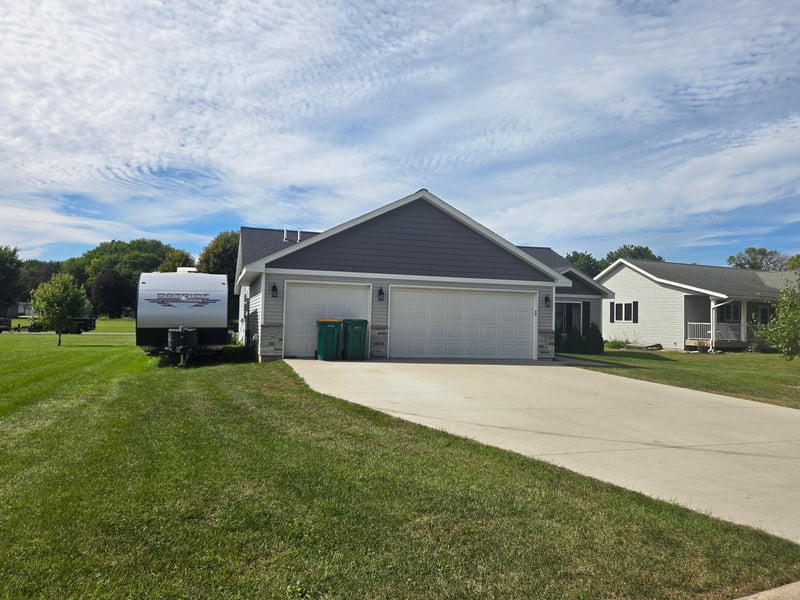 124 Kenna Dr, Le Sueur, MN 56058