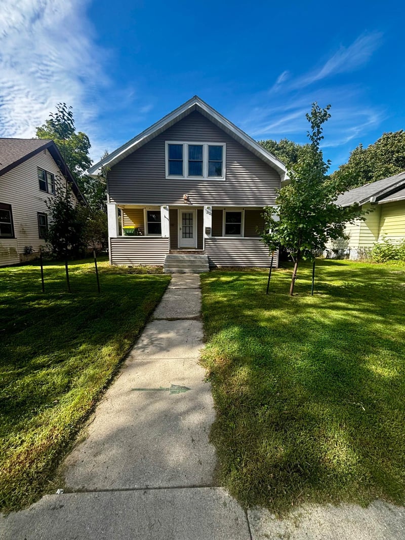 708 S Hiawatha Ave, Pipestone, MN 56164