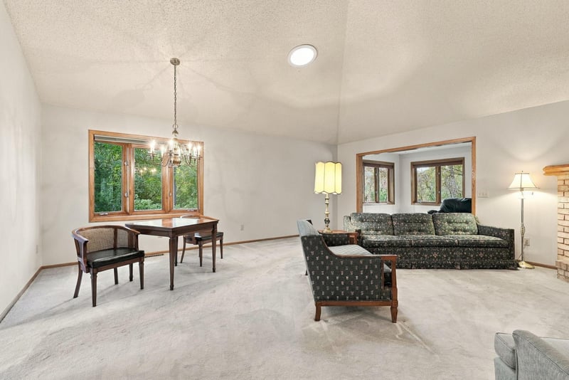 1053 Royal Ct, Shoreview, MN 55126