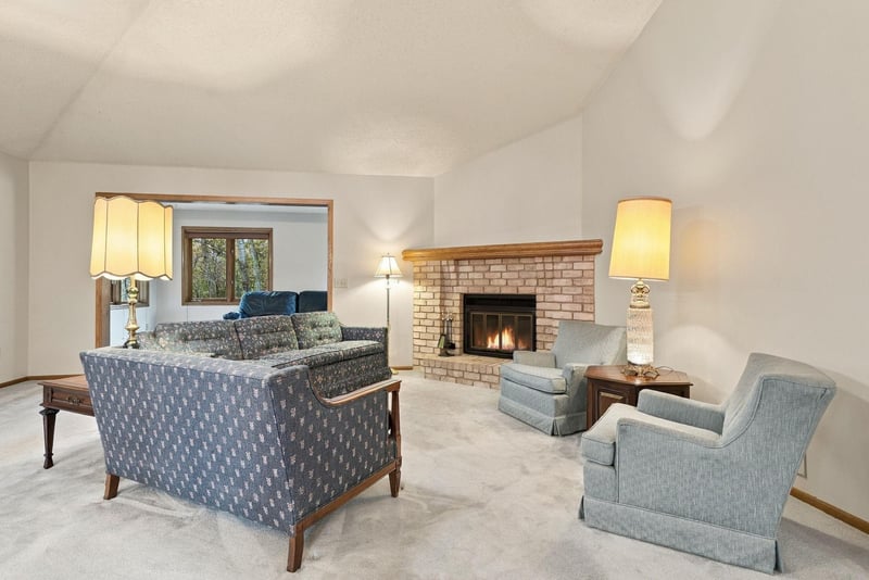 1053 Royal Ct, Shoreview, MN 55126