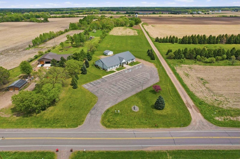 318 S Hill Ave, Ogilvie, MN 56358