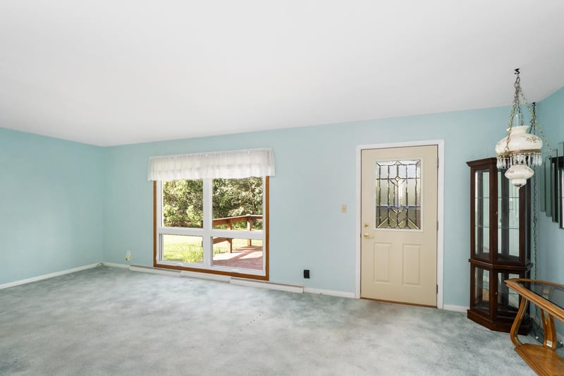 407 Kelly Cir, Duluth, MN 55811