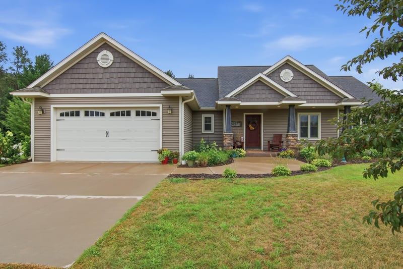 N1833 980th St, Eau Claire, WI 54701
