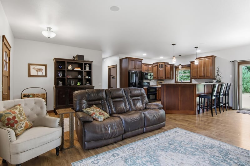 N1833 980th St, Eau Claire, WI 54701