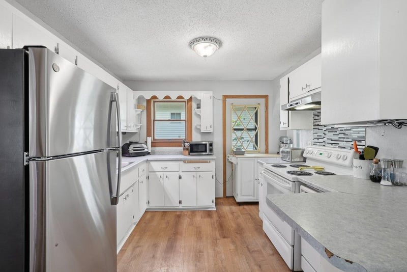 121 W Race Ave, Elmwood, WI 54740