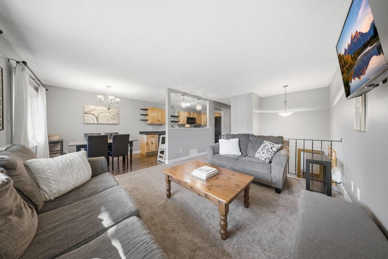 3610 Avon Ct, Woodbury, MN 55125
