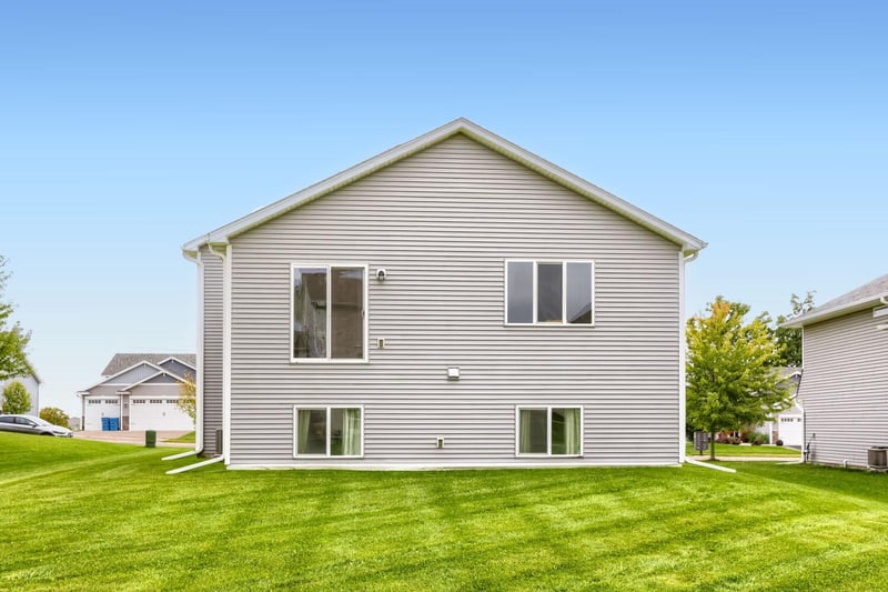 10159 189th Ave NW, Elk River, MN 55330