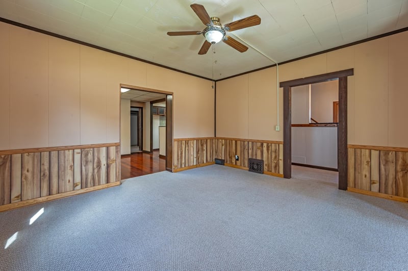 218 W 3rd St, Fairmont, MN 56031