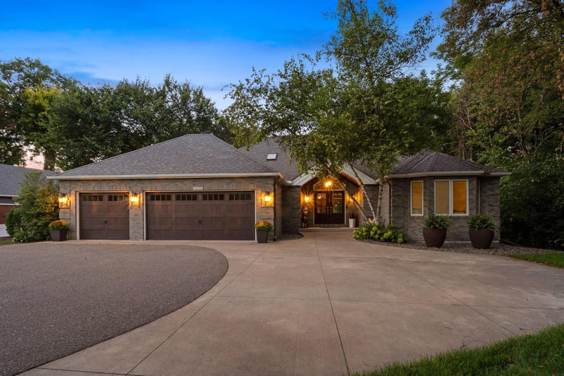 11220 Sunset Trl, Plymouth, MN 55441