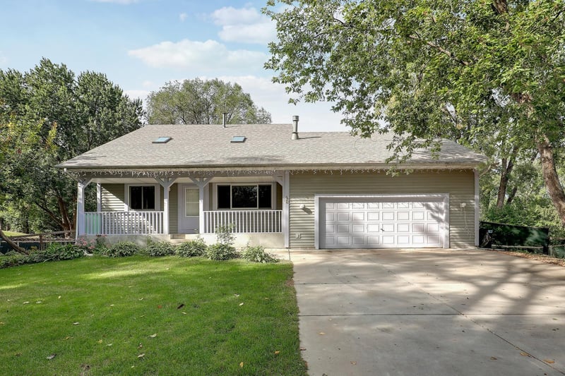 98 Australian Ave, Little Canada, MN 55117