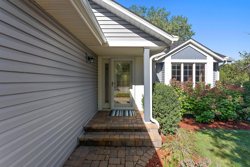 9056 Sequoia Rd, Woodbury, MN 55125
