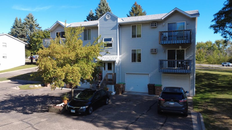 230 Hallam Ave S, Mahtomedi, MN 55115