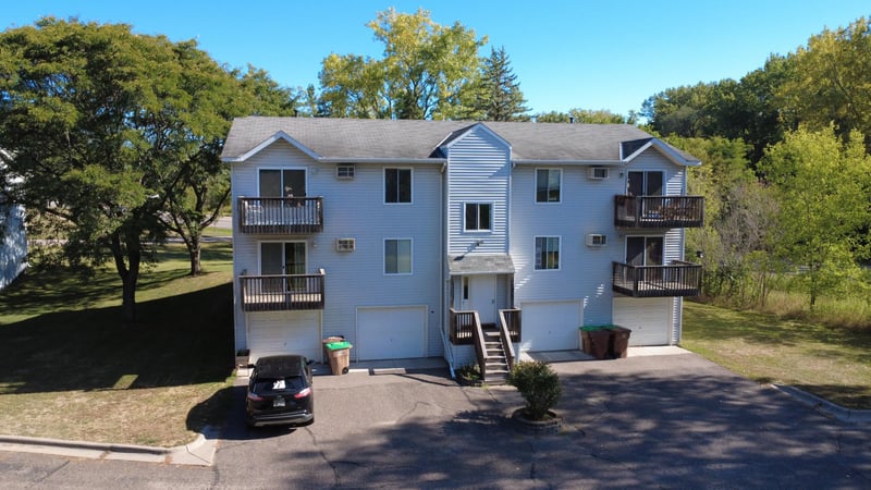 240 Hallam Ave S, Mahtomedi, MN 55115