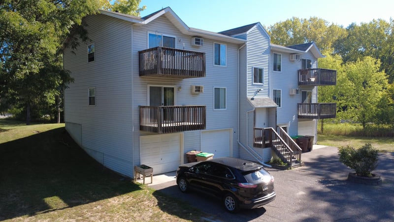 240 Hallam Ave S, Mahtomedi, MN 55115