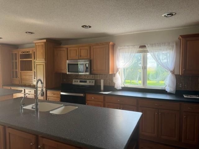 28558 80th St, Waseca, MN 56093