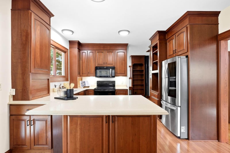 1102 Ramsey St, Hastings, MN 55033