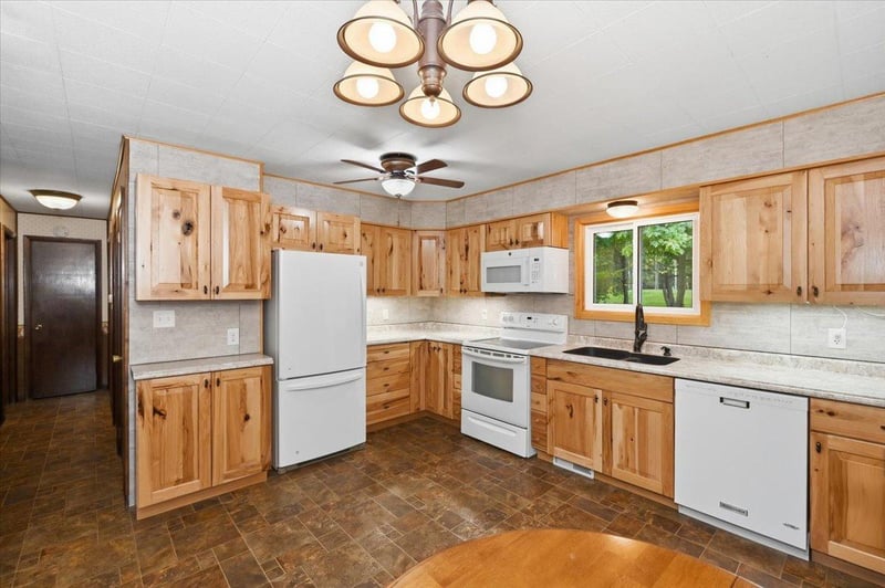 5121 Independence Rd, Saginaw, MN 55779