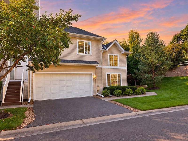 320 Willoughby Way W, Minnetonka, MN 55305