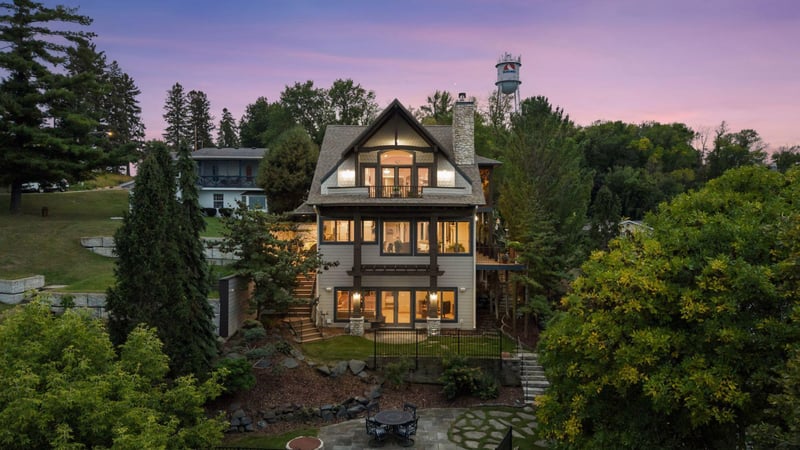 432 E Lake St, Waconia, MN 55387