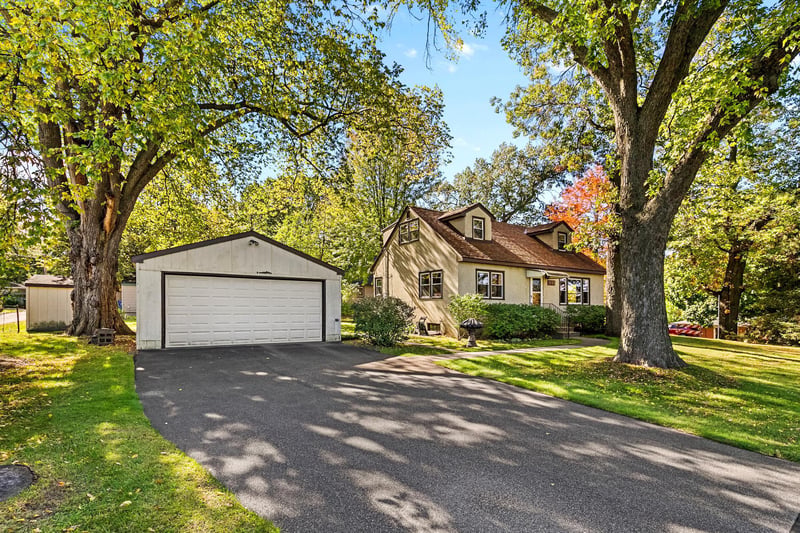 1195 7th St NW, New Brighton, MN 55112