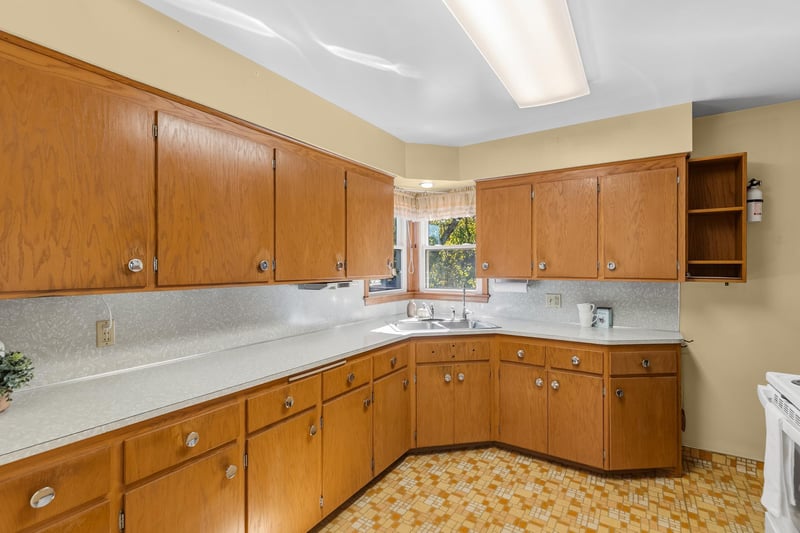 1195 7th St NW, New Brighton, MN 55112
