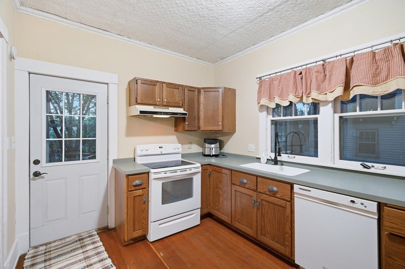 816 N 5th St, Mankato, MN 56001