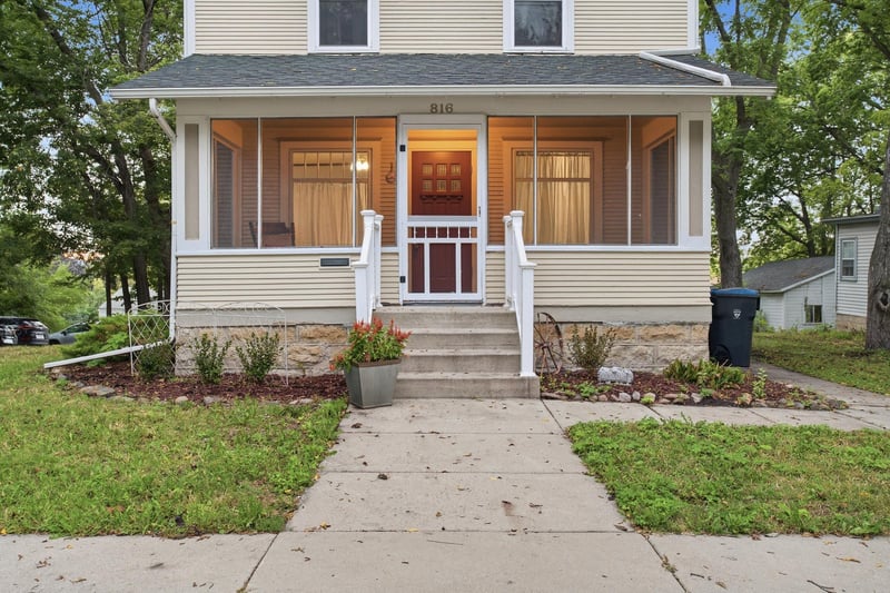 816 N 5th St, Mankato, MN 56001