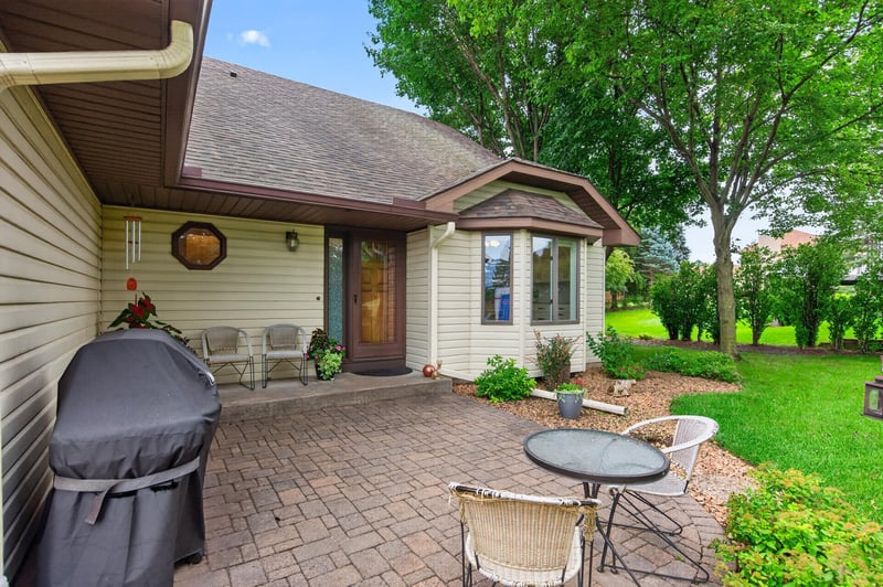 7948 Blanchard Way, Inver Grove Heights, MN 55076