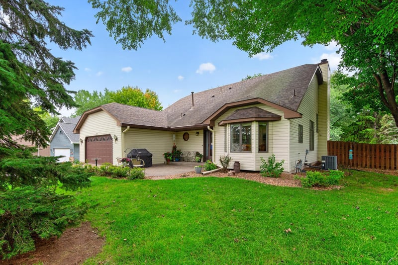 7948 Blanchard Way, Inver Grove Heights, MN 55076