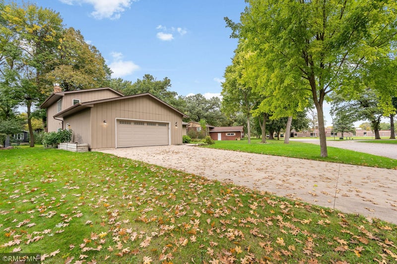 1003 Shady Oak Dr, North Mankato, MN 56003